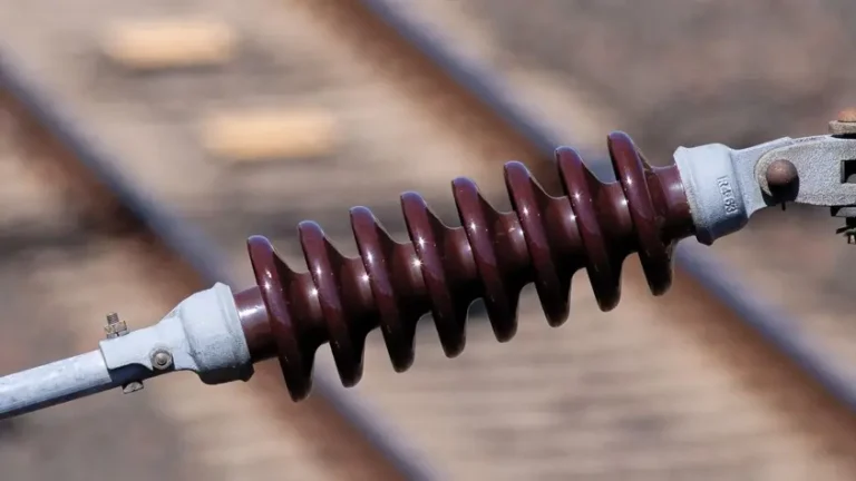 El Gobierno suspende aranceles a aisladores eléctricos por 6 meses