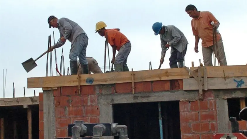 El empleo informal en América Latina frena la salida de la pobreza