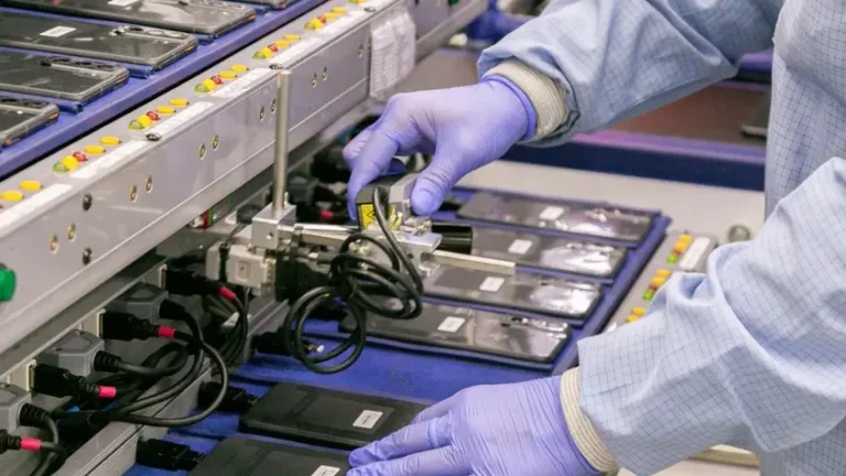 Enero mostró rebote industrial y fuerte freno del agro