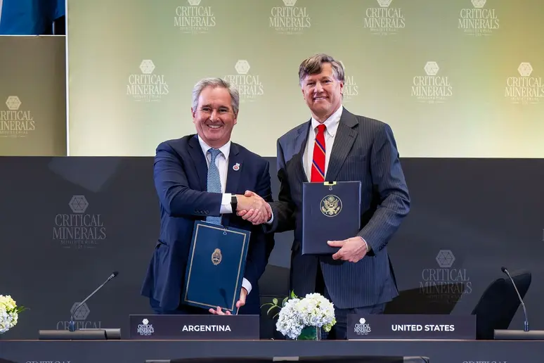 Estados Unidos financia corredor de infraestructura con Argentina