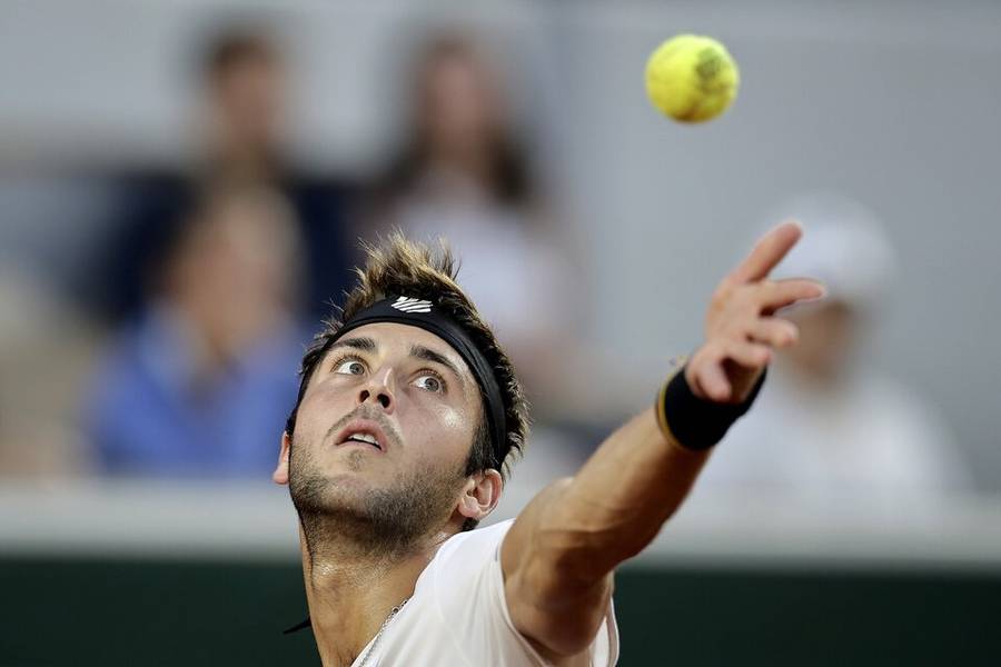 El jugador alemán, número 27 del mundo ganó por 6-4, 3-6, 6-3 y 6-4, y puso fin al sueño del argentino de 23 años en cuartos de final.