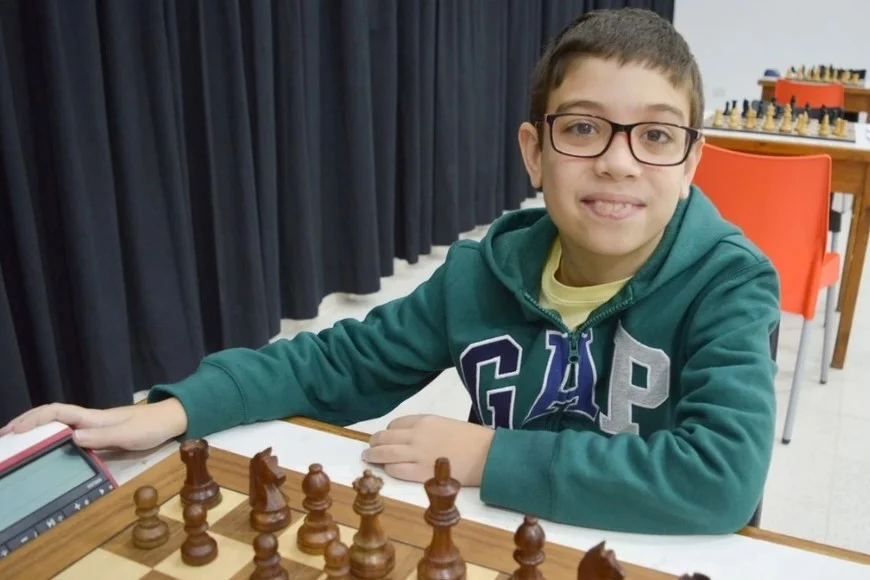 Abhimanyu Mishra, de 12 años, el Gran Maestro más joven de la historia del  ajedrez