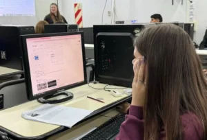 FinEs 2026: cómo anotarse para terminar la secundaria