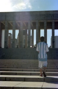 El publicista rosarino que se comió un pancho con Messi