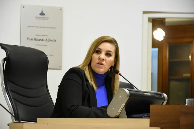 Gigliani cruzó a Javkin por el parque acuático en La Florida