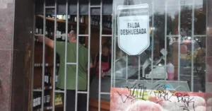Robo comando a una vinería de barrio Alberdi