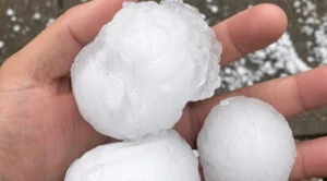 Hallan microplásticos y metales en las muestras de granizo tomadas tras la última tormenta en Funes