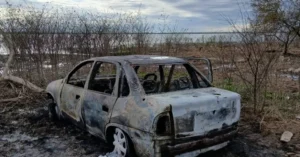 Hallan cuerpos en un auto incendiado en Villa Gobernador Gálvez