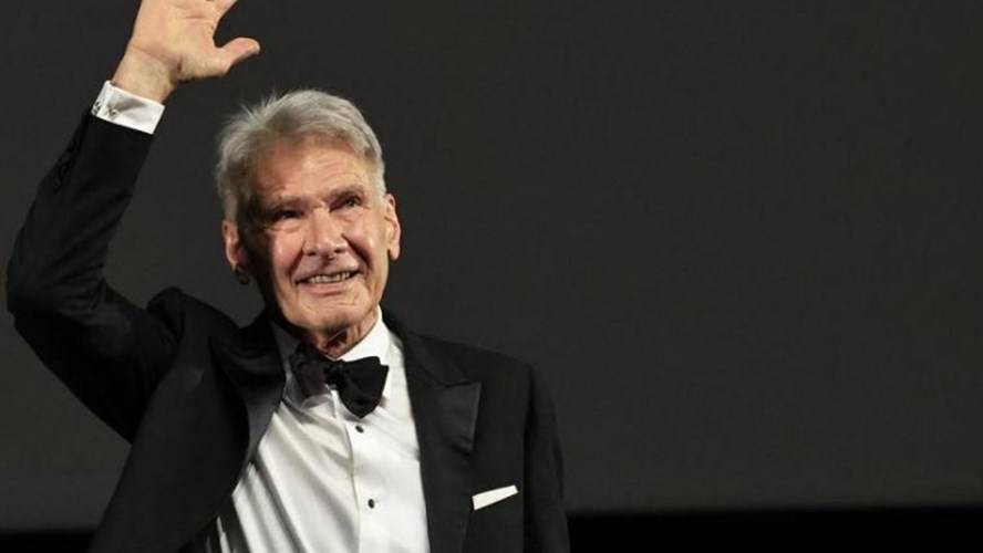 Harrison Ford actor recibió una sorpresiva Palma de Oro y se emocionó hasta las lágrimas. La gala a la que asistió Ford fue la más concurrida del festival.