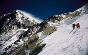 Heces humanas amenazan la belleza natural del Everest