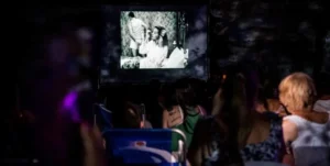 Proyección de cine al aire libre en Humboldt, Santa Fe