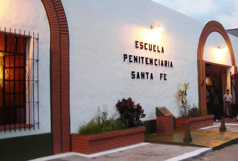 Imputan a siete cadetes por abuso sexual en escuela penitenciaria