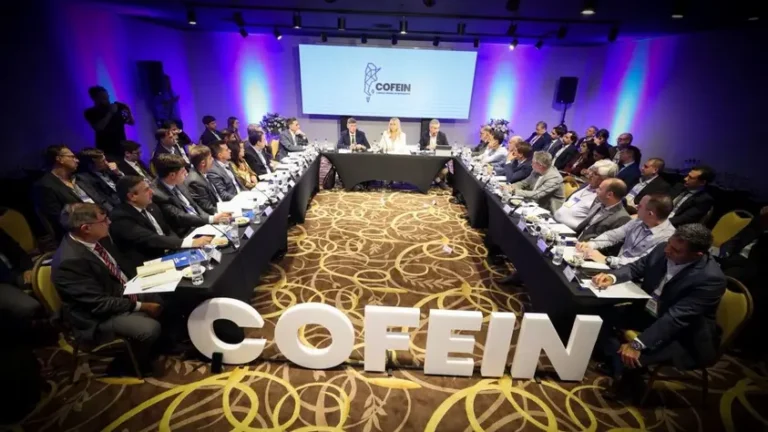 Intendentes reclaman en Paraná por recorte de fondos nacionales