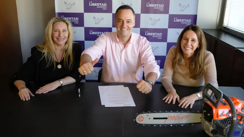 Interna en CABA: Adorni tensiona el armado de Karina Milei