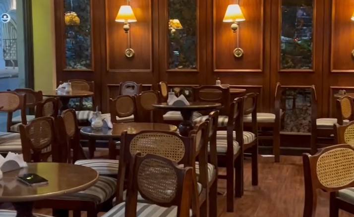 Entramos al mítico Bar de Tribunales que reabre sus puertas en septiembre