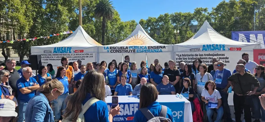 La Carpa Blanca docente volvió a Rosario contra el ajuste