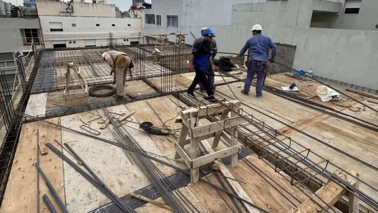 La construcción repunta 4,7% en marzo pero persiste la cautela