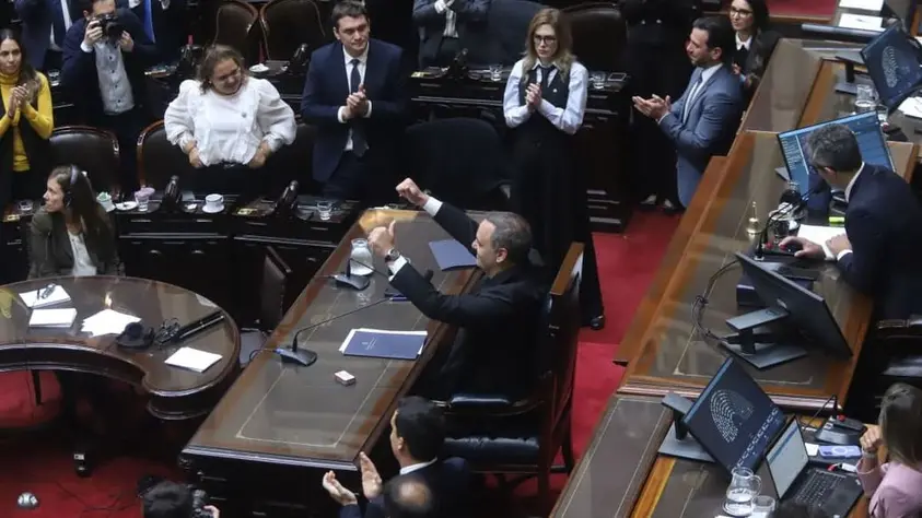 La oposición presiona en Diputados para interpelar a Manuel Adorni