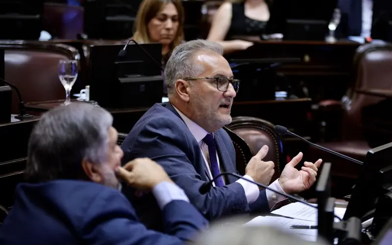 Lewandowski pide poner tope a intereses de tarjetas