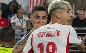 Expulsión de Hincapié en un partido del Mundial