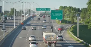 Peaje en la Circunvalación de Rosario durante una jornada de tránsito intenso