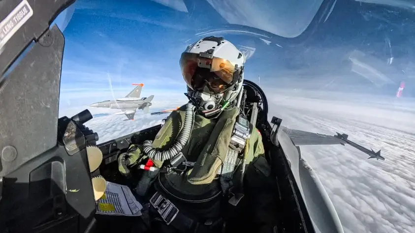 Llegan seis nuevos aviones F-16 a la Fuerza Aérea Argentina