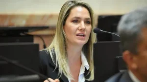 Losada habló de “esclavitud” y desató polémica por el empleo en blanco