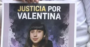 Marcha en Rosario para pedir justicia por el femicidio de Lara Caraballo