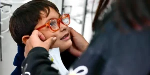 Más de 2.700 chicos del Gran Rosario recibieron lentes gratis