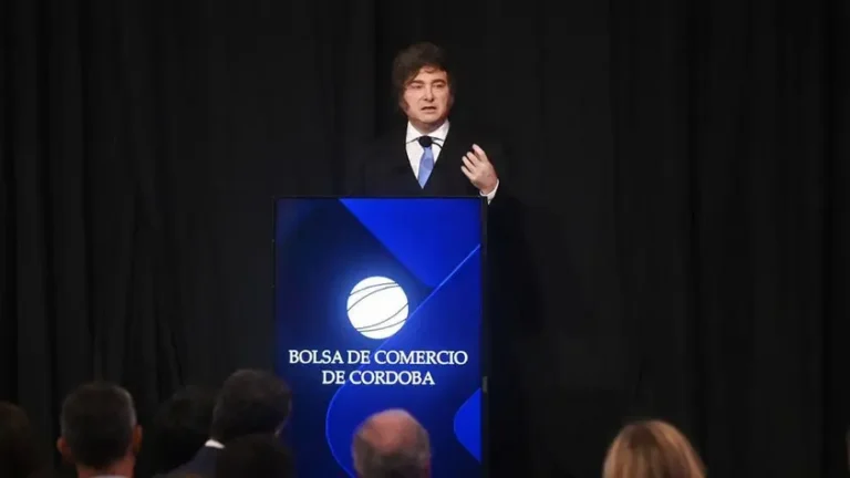 Milei lanzó fuertes insultos en un discurso en Córdoba