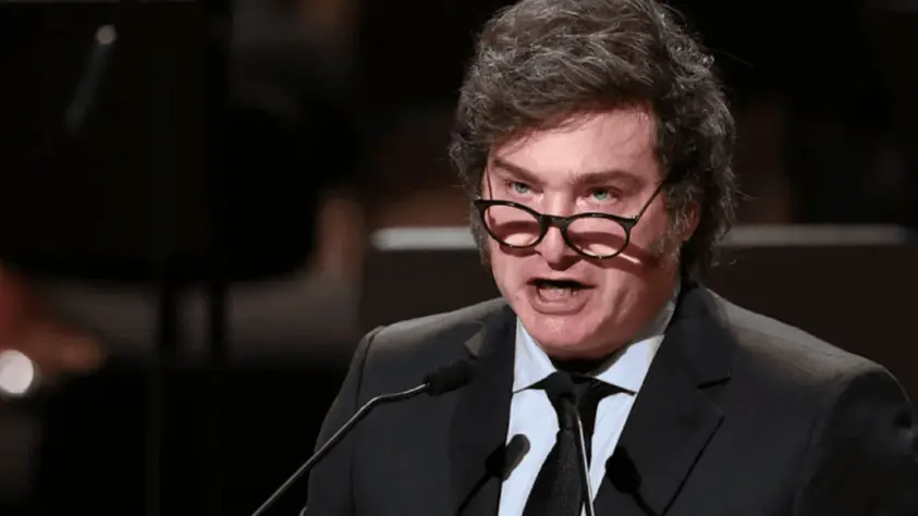 Milei refuerza la defensa de su plan económico en plena interna