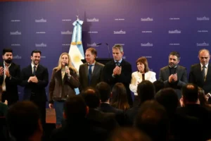 Milei reunió a su bloque y acelera la reforma electoral