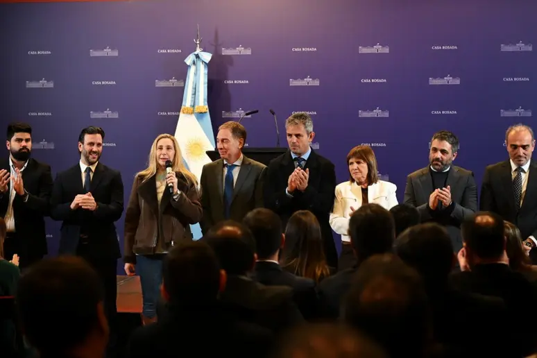 Milei reunió a su bloque y acelera reforma electoral