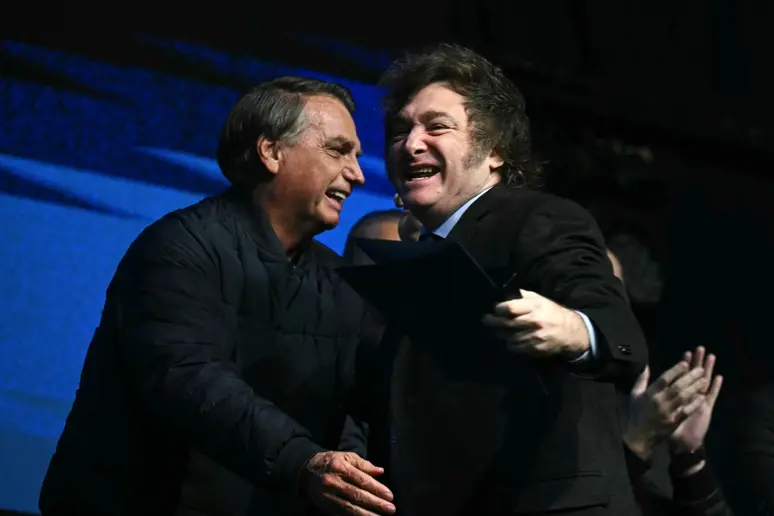 Javier Milei viaja a Brasil y sacude la campaña