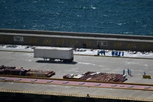 Morgue improvisada en La Guaira tras los terremotos