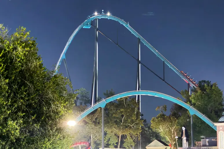 Muerte en montaña rusa de Six Flags en Estados Unidos