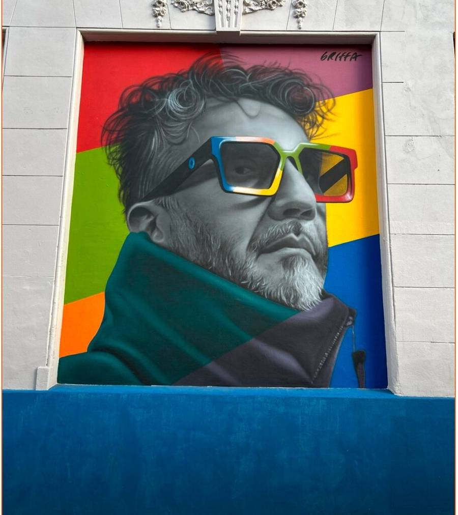 La obra realizada por el artista casildense Gabriel Griffa está ubicada en una de las paredes del Pje. Simeoni. 