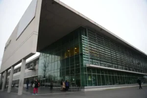 Patrullero policial en barrio Godoy