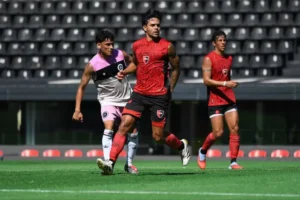 Jugadores de Newell’s Old Boys durante un entrenamiento previo al partido con Lanús