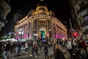El centro extiende su horario