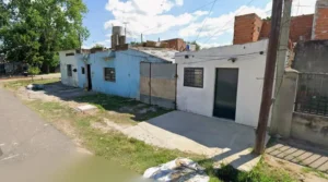 Frente de una casa baleada en Rosario vinculada al crimen de Gian