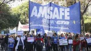 Reclamo de Amsafé por la paritaria docente en la región