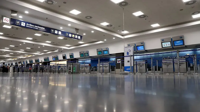 El paro de ATE complicará vuelos en el fin de semana largo