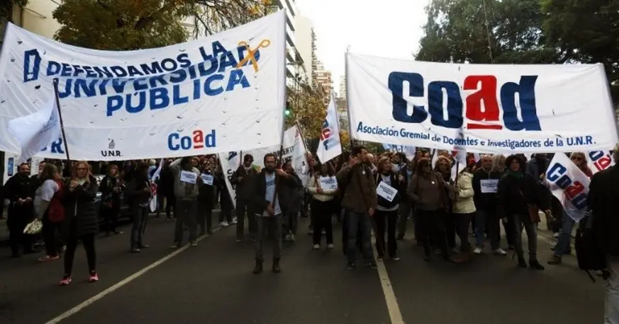Paro docente en la UNR para reclamar financiamiento universitario