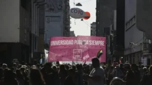 Paro universitario: reclamo para que el Gobierno abra paritarias
