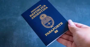 El pasaporte argentino está en el top regional y cerca de Chile y Uruguay