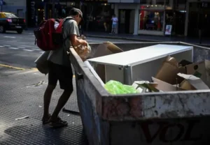 Pobreza en alza: 32,3% a nivel país y 23,1% en Rosario