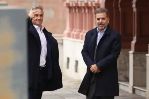 Pro mantiene distancia electoral de Milei y crece la tensión