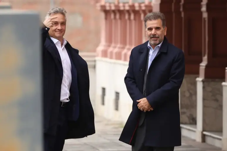 Pro mantiene distancia electoral de Milei y crece la tensión