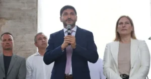 Pullaro cruzó a Monteverde por su plan de financiamiento de la Salud